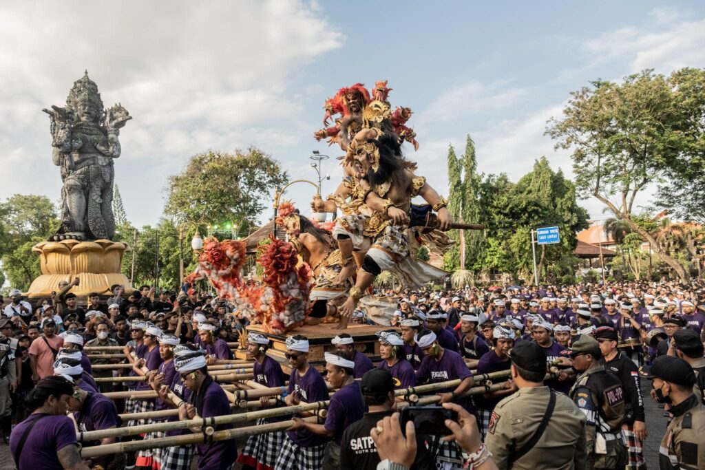 Pengrupukan-and-ogoh-ogoh-parade