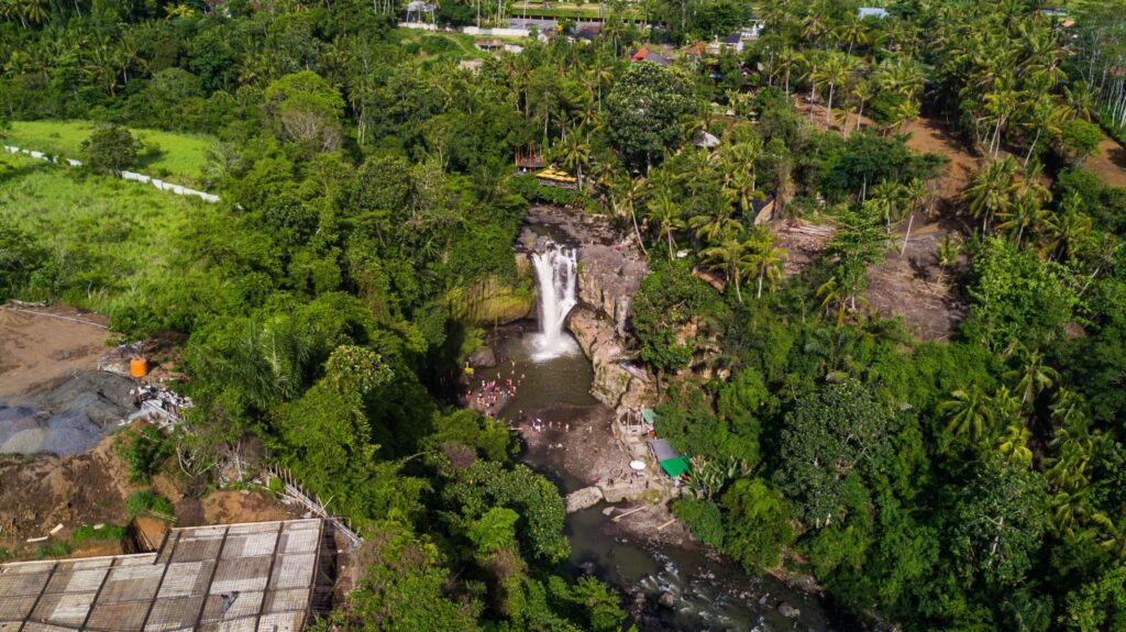 tegenungan-waterfall (1)