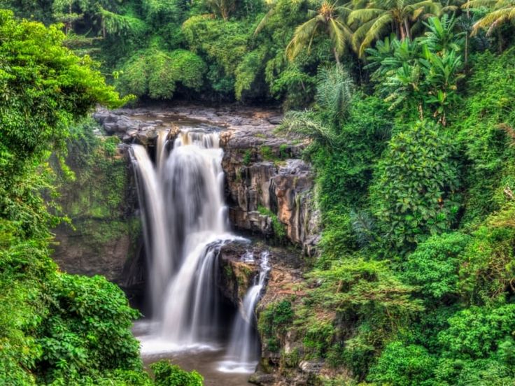 tegenungan-waterfall